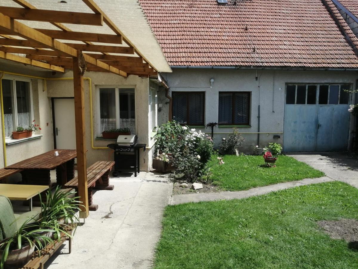 U Ladi Apartment Булхари Екстериор снимка