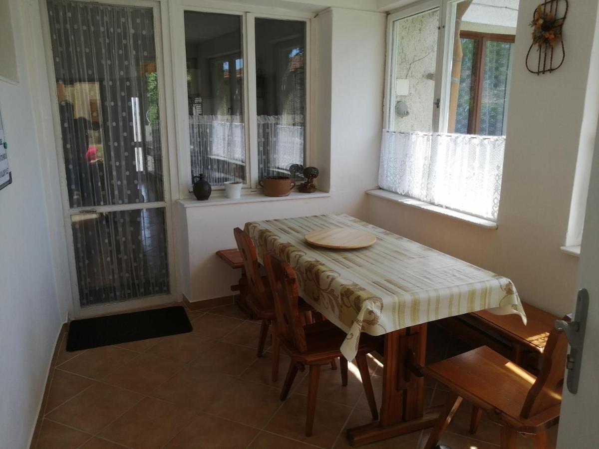 U Ladi Apartment Булхари Екстериор снимка