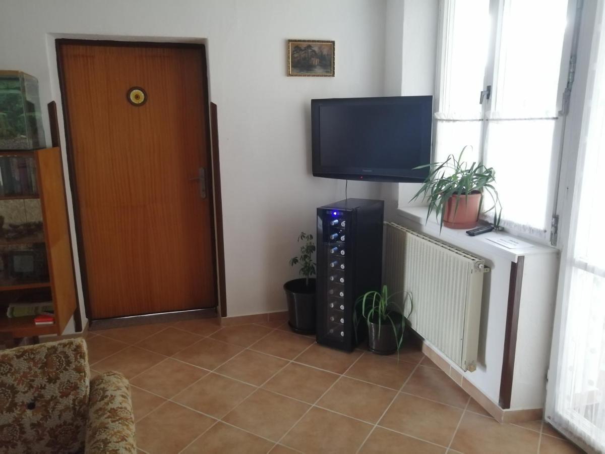 U Ladi Apartment Булхари Екстериор снимка
