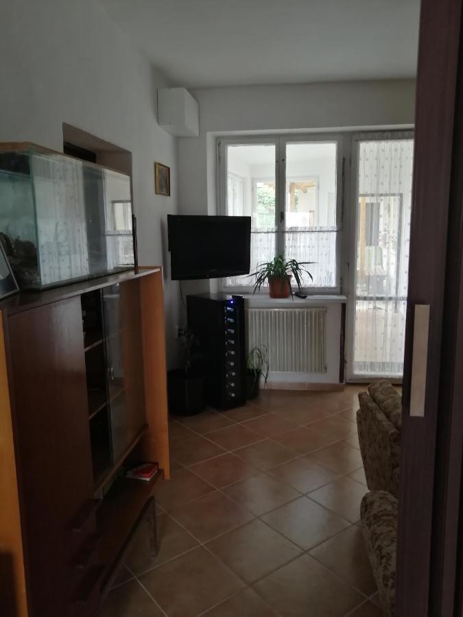 U Ladi Apartment Булхари Екстериор снимка